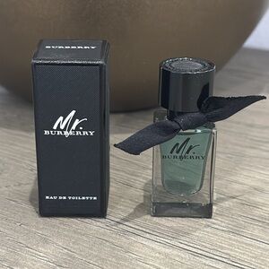 Mr. Burberry black perfumee